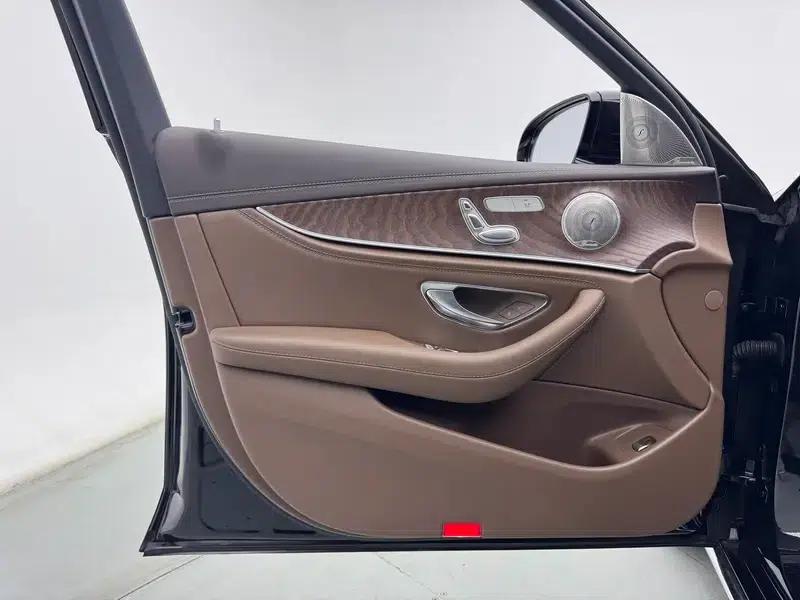 2023 Mercedes-Benz E-Class E 260 L Sedan — миниатюра 25