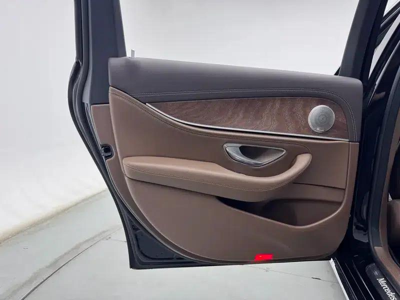 2023 Mercedes-Benz E-Class E 260 L Sedan — миниатюра 27