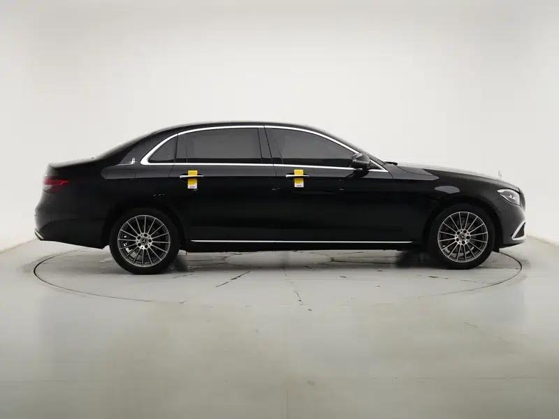 2023 Mercedes-Benz E-Class E 260 L Sedan — миниатюра 8