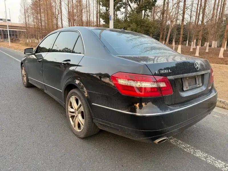 Mercedes-Benz E-Class 2011 E 300 L Luxury Edition — миниатюра 4
