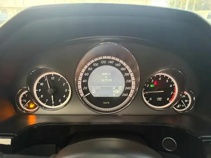 Mercedes-Benz E-Class 2011 E 300 L Luxury Edition — миниатюра 8