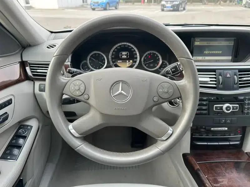 2012 Mercedes-Benz E-Class E 200 L CGI Elegance — миниатюра 19