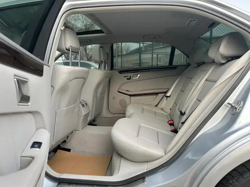 2012 Mercedes-Benz E-Class E 200 L CGI Elegance — миниатюра 26