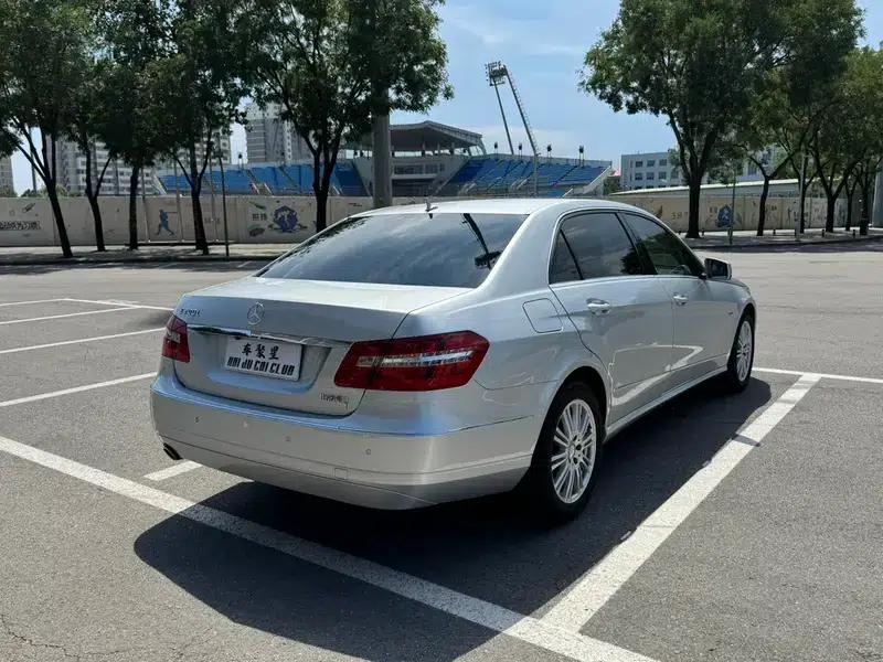 2012 Mercedes-Benz E-Class E 200 L CGI Elegance — миниатюра 7