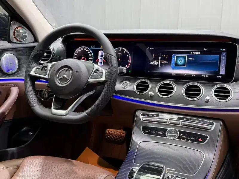 Mercedes-Benz E-Class 2018 Facelift E 300 L Sport Style — миниатюра 7