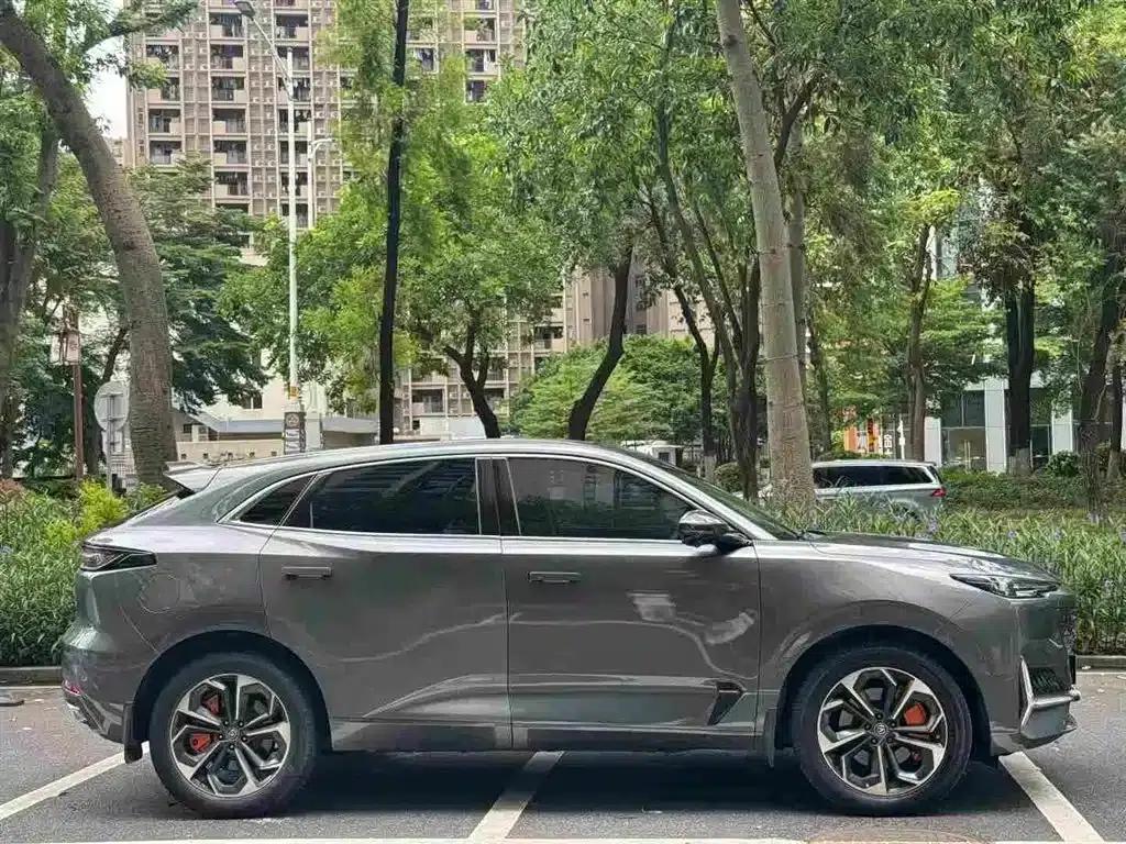 Changan UNI-K Smart Electric iDD 2022 Blue Whale iDD 130km 1.5T Excellent Edition — миниатюра 4