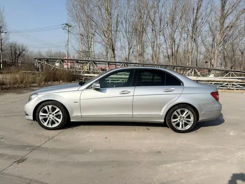 Mercedes-Benz C-Class 2011 C 200 CGI Fashion Model — миниатюра 3