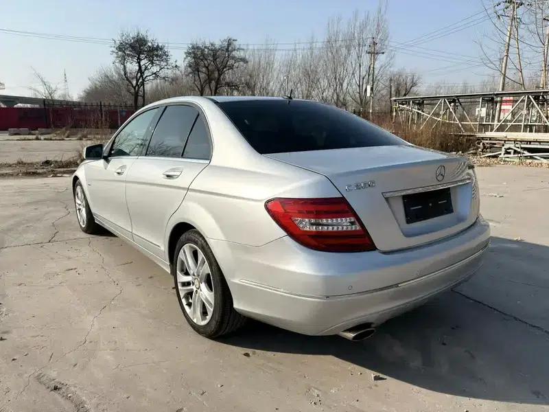 Mercedes-Benz C-Class 2011 C 200 CGI Fashion Model — миниатюра 4