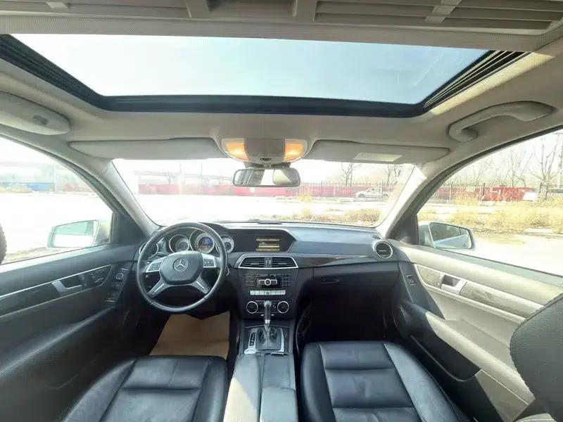 Mercedes-Benz C-Class 2011 C 200 CGI Fashion Model — миниатюра 6