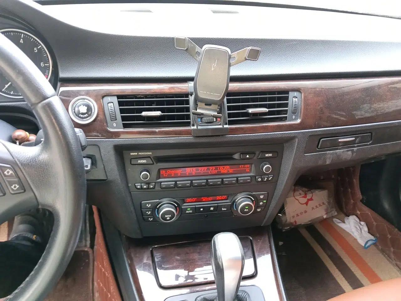 BMW 3 Series 2012 320i Sport Edition — миниатюра 13