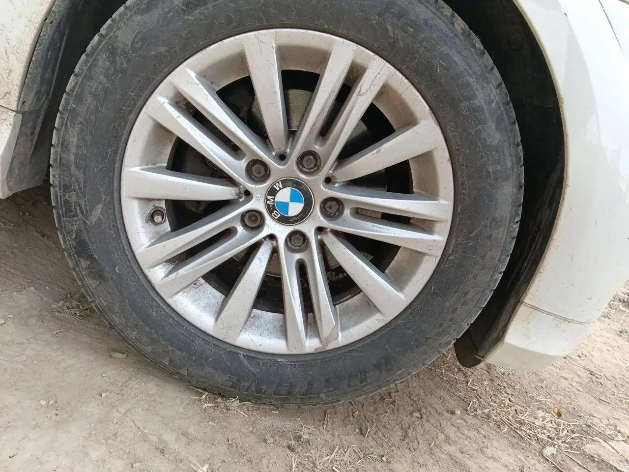 BMW 3 Series 2012 320i Sport Edition — миниатюра 8