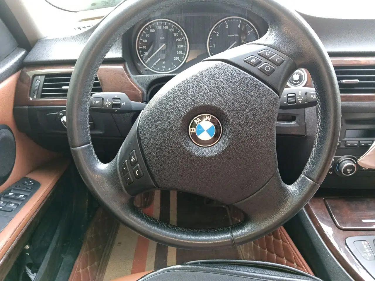 BMW 3 Series 2012 320i Sport Edition — миниатюра 10