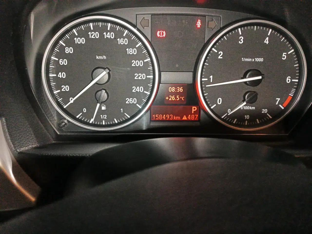 BMW 3 Series 2009 318i Leading Model — миниатюра 12