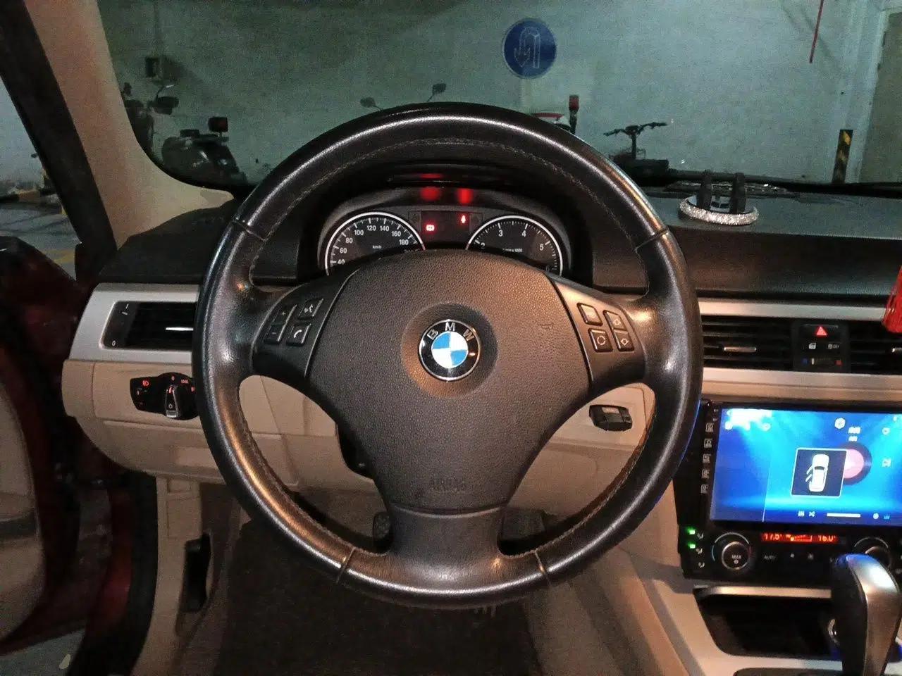 BMW 3 Series 2009 318i Leading Model — миниатюра 10