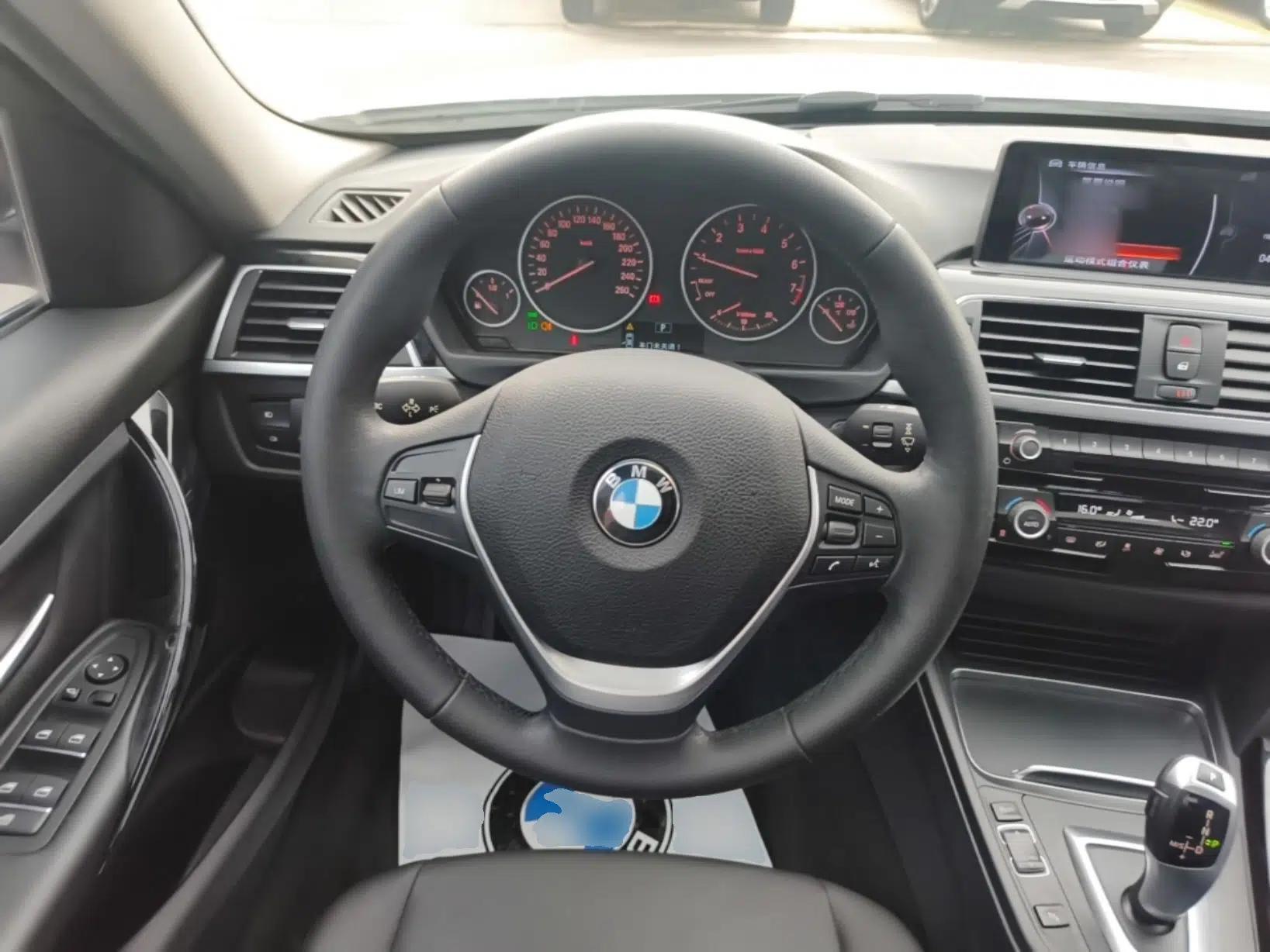 BMW 3 Series 2017 320Li Fashion Model — миниатюра 13
