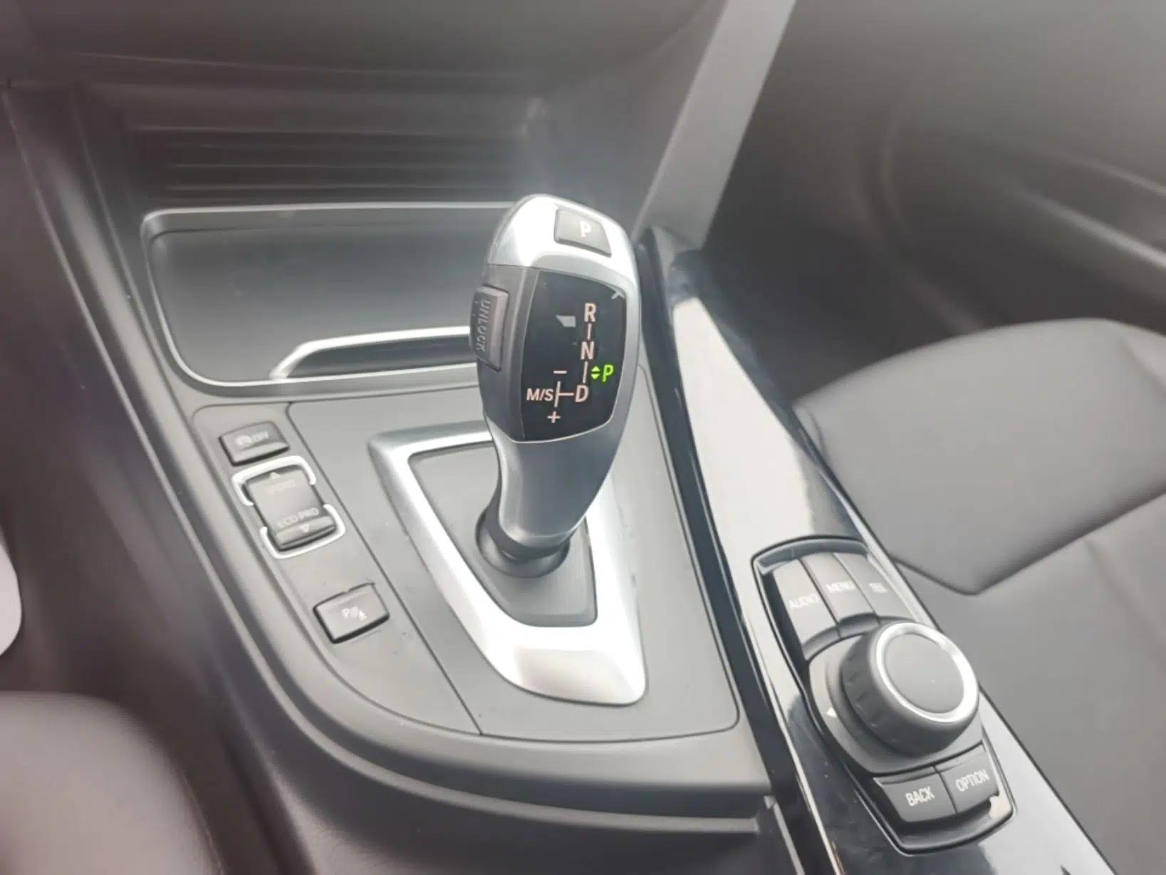 BMW 3 Series 2017 320Li Fashion Model — миниатюра 16
