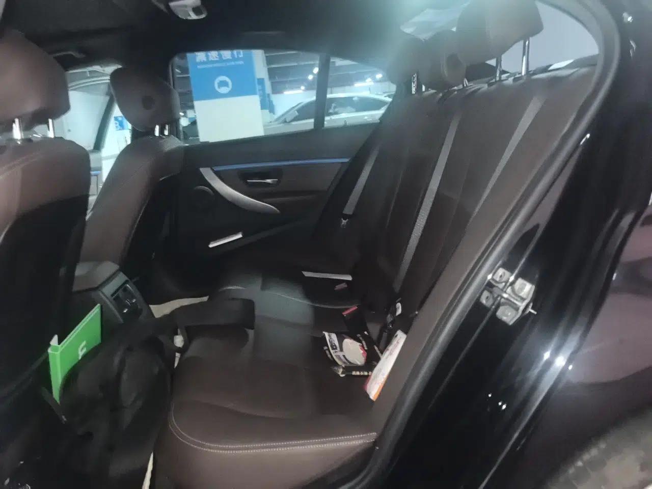 BMW 3 Series 2018 320i M Sport Package — миниатюра 17