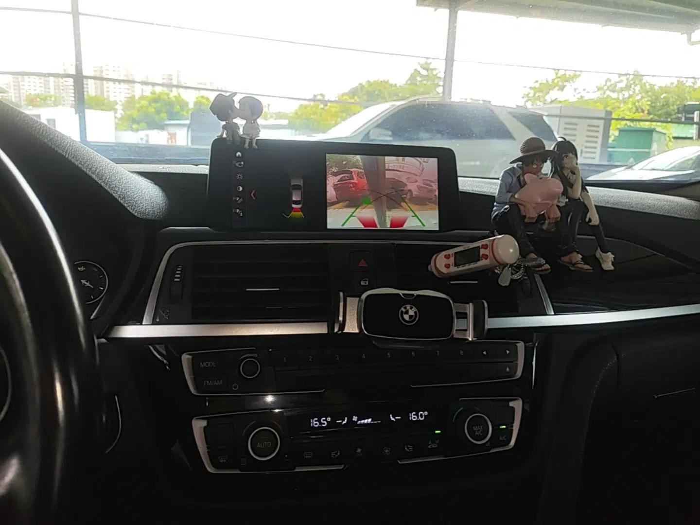 BMW 3 Series 2018 320Li Leading Model M Sport Package — миниатюра 21
