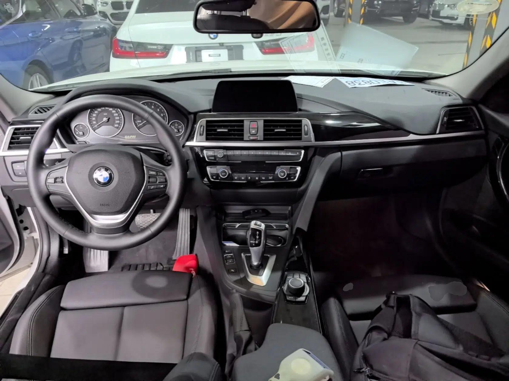 BMW 3 Series 2018 320Li Fashion Model — миниатюра 12