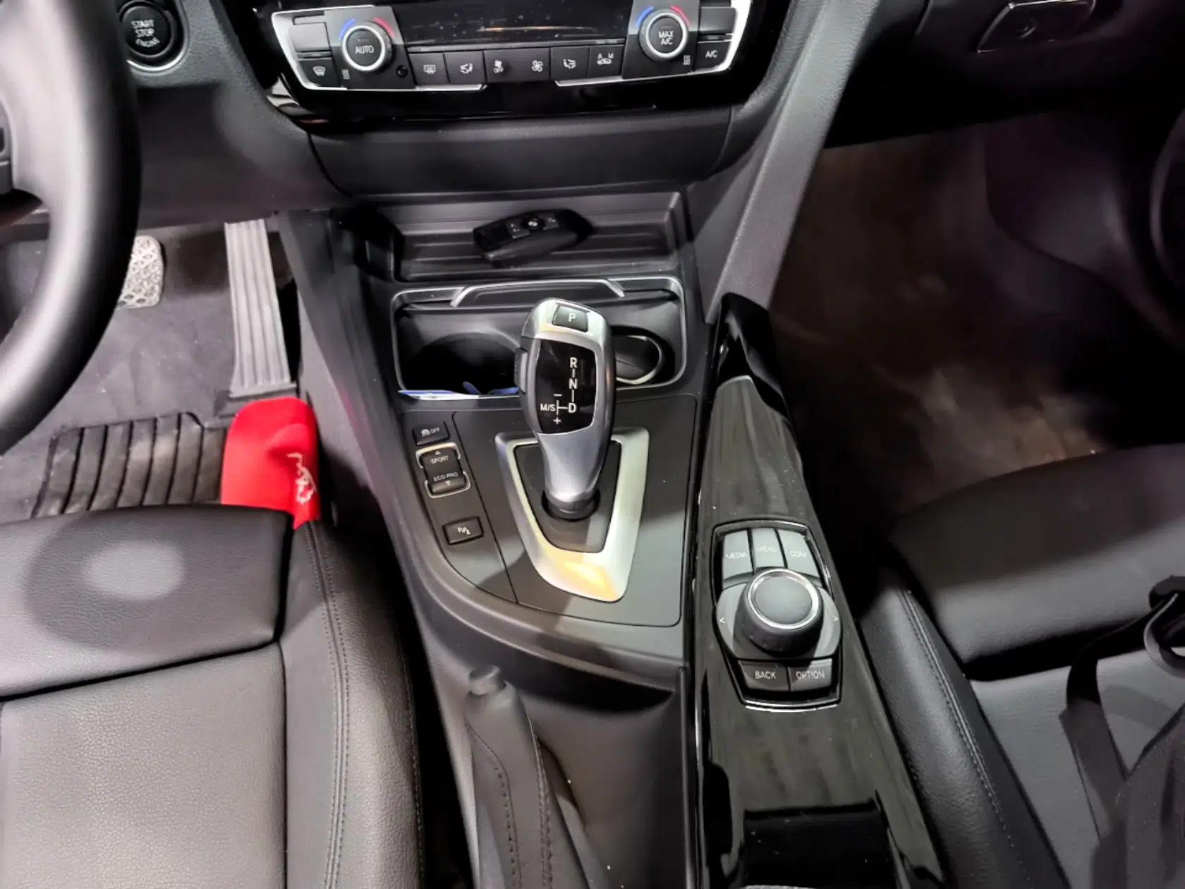 BMW 3 Series 2018 320Li Fashion Model — миниатюра 16