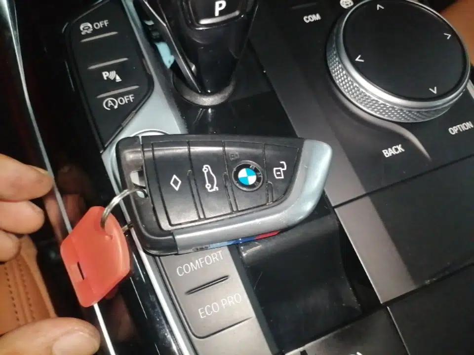BMW 3 Series 2021 Facelifted 320Li M Sport Package — миниатюра 28