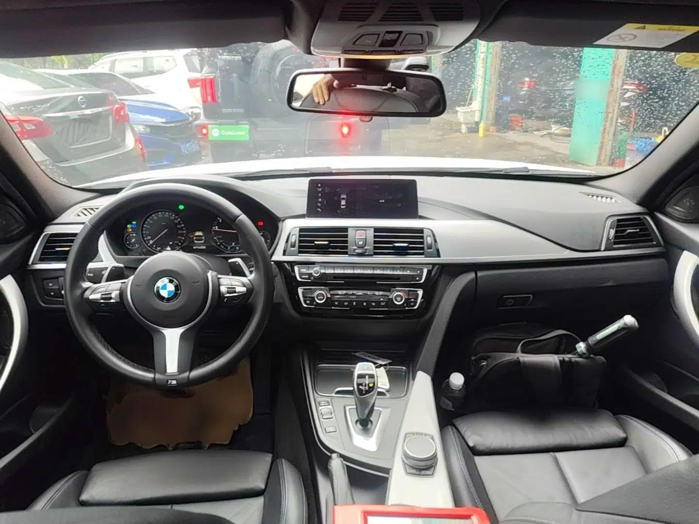 BMW 3 Series 2019 320i M Sport Night Edition — миниатюра 12