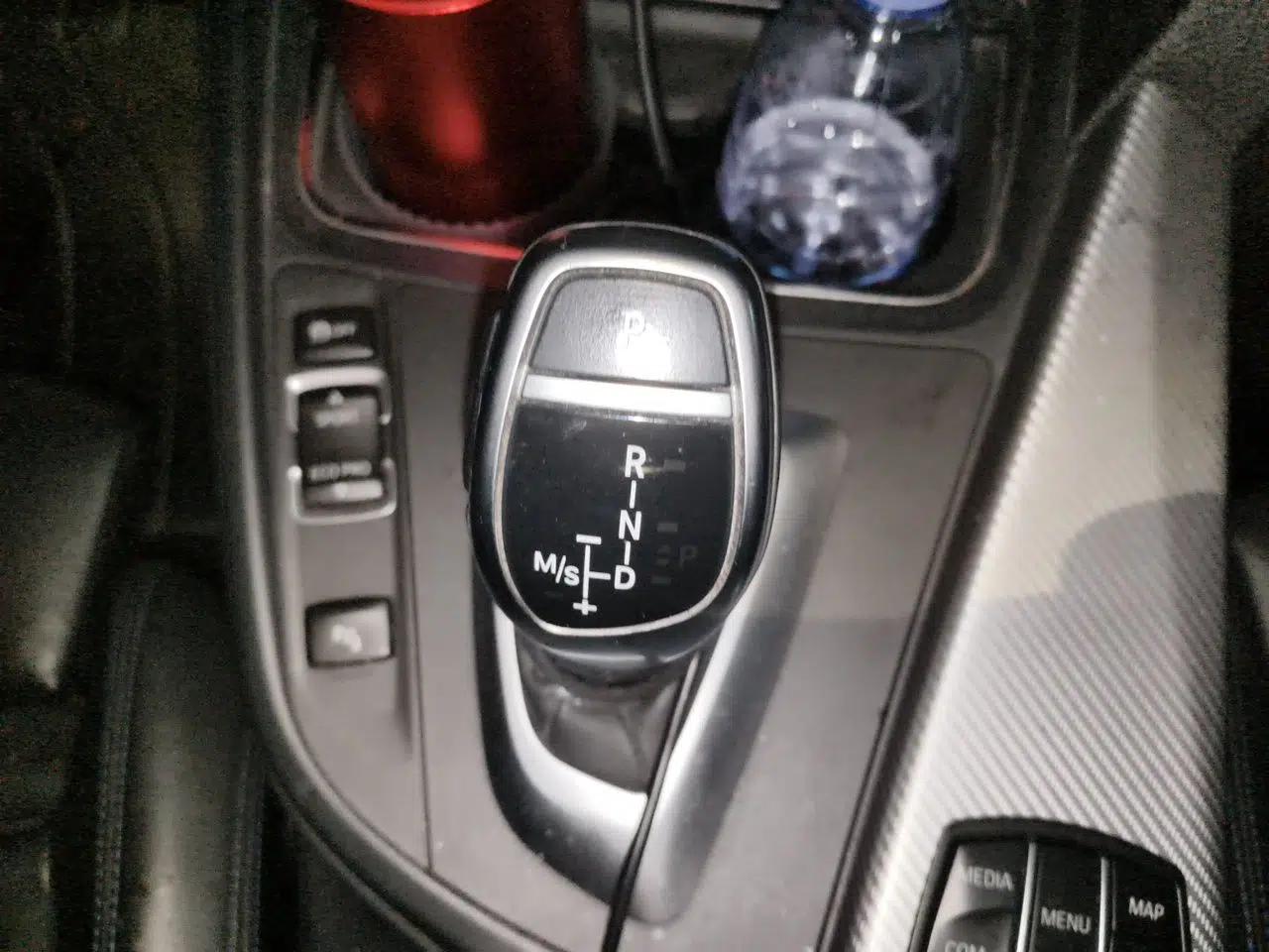BMW 3 Series 2018 320i M Sport Night Edition — миниатюра 14