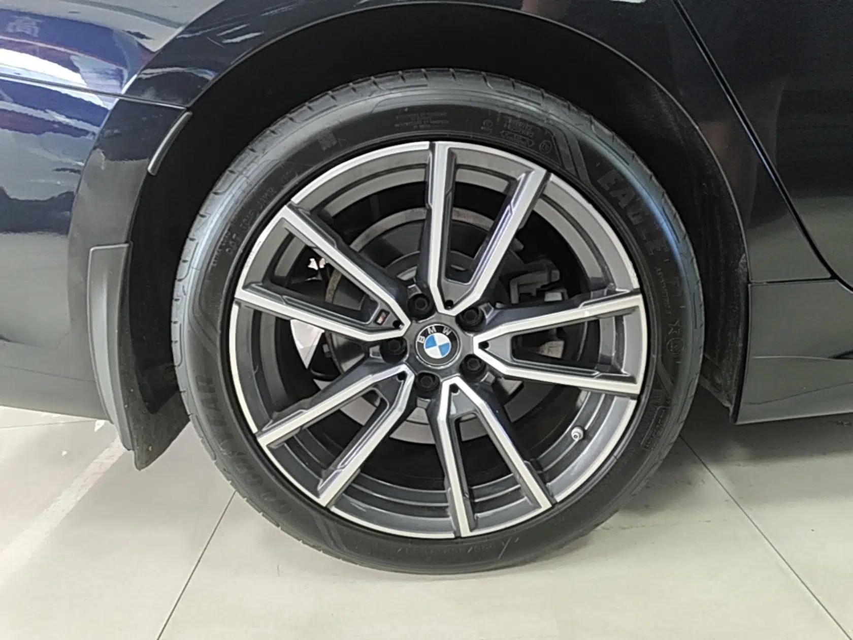 BMW 3 Series 2021 Facelifted 320Li M Sport Package — миниатюра 16