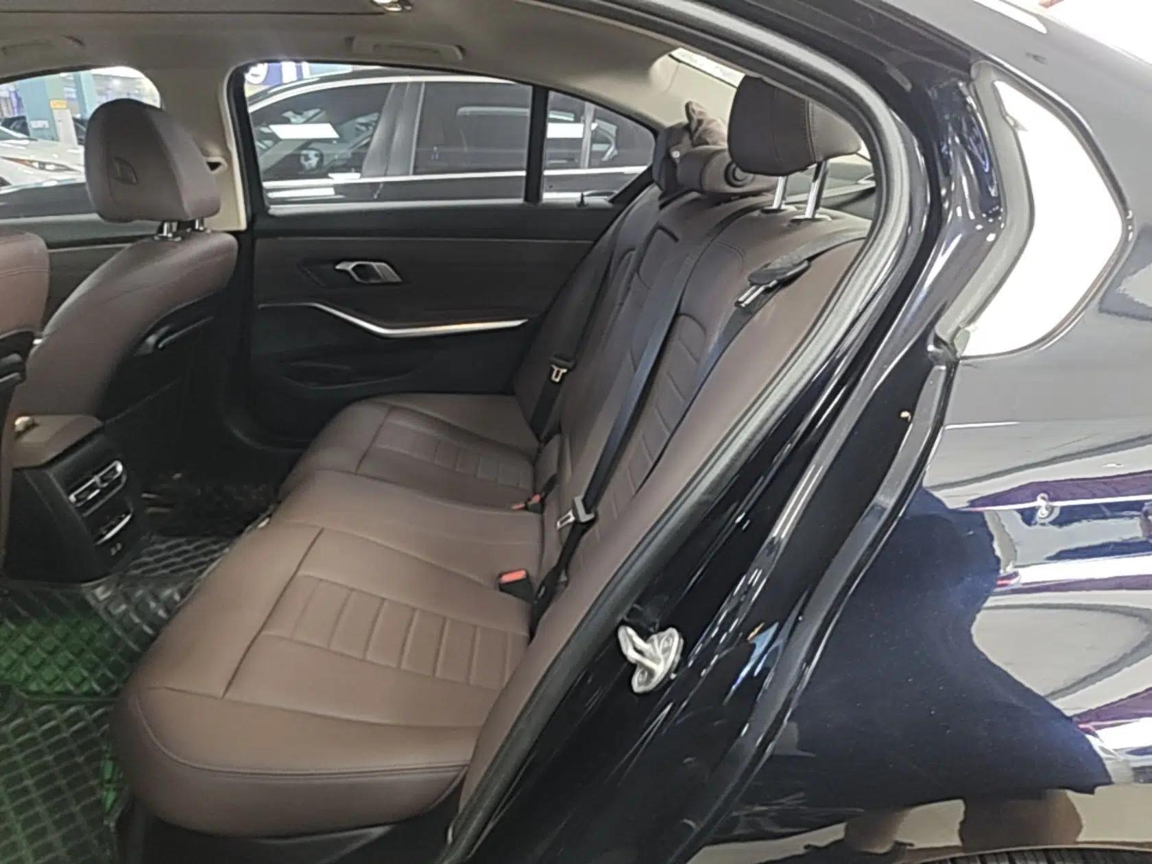 BMW 3 Series 2021 Facelifted 320Li M Sport Package — миниатюра 25
