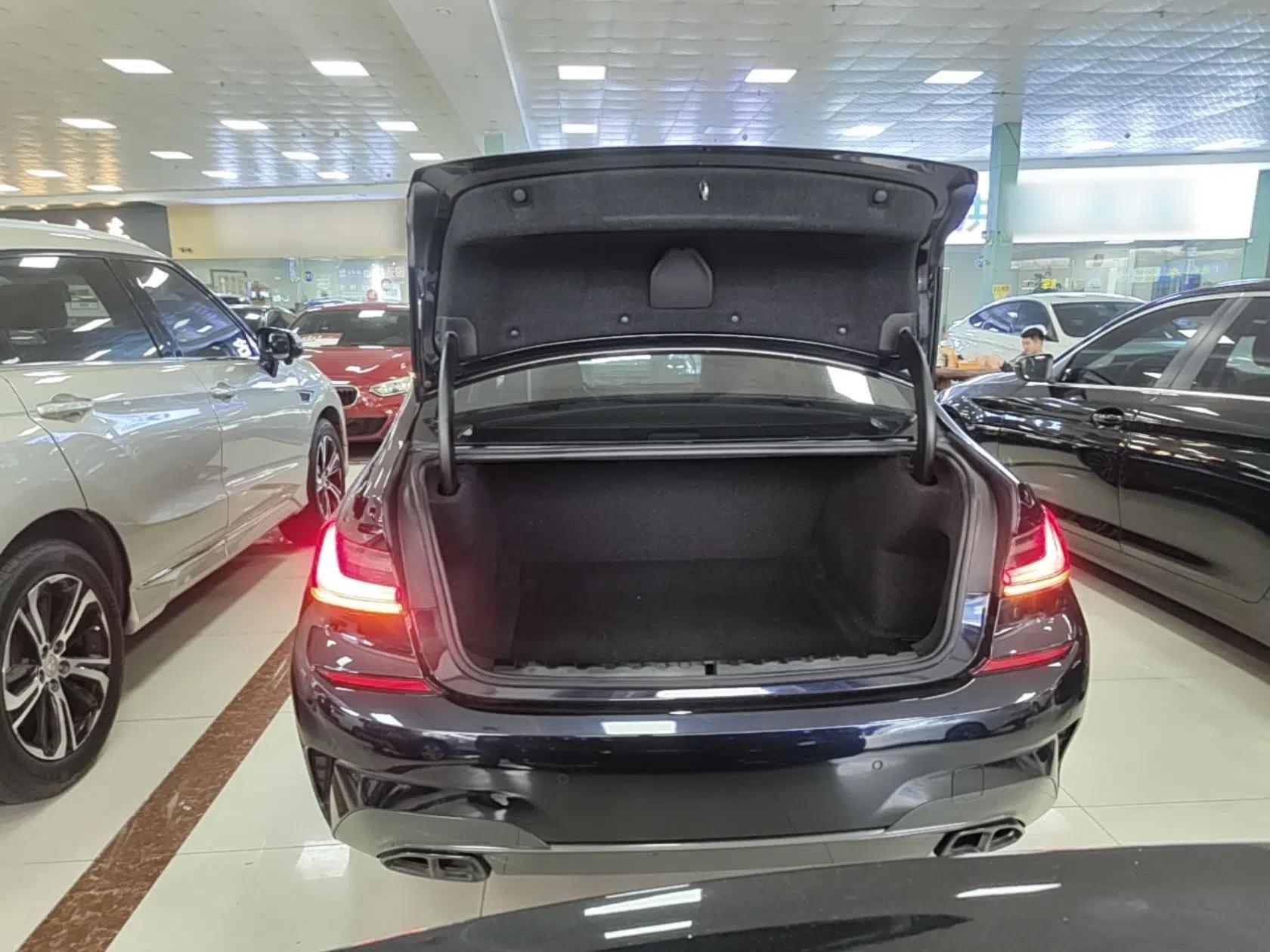BMW 3 Series 2021 Facelifted 320Li M Sport Package — миниатюра 27