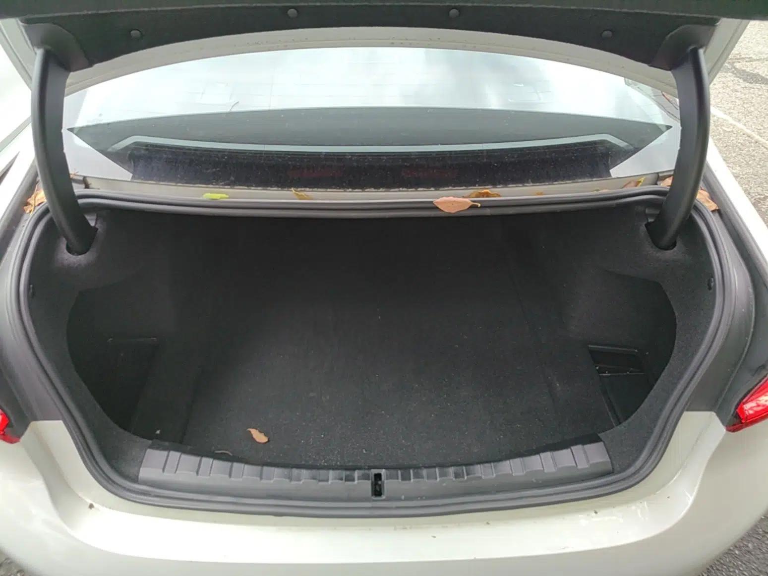 BMW 3 Series 2024 320Li M Sport Package — миниатюра 22