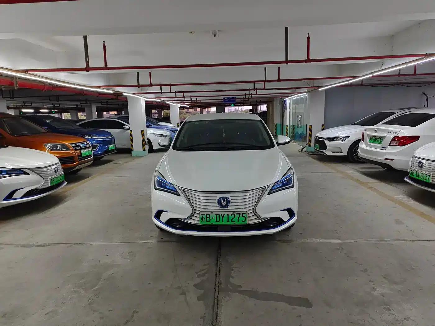 Changan Eado New Energy 2019 EV460 Smart Edition — миниатюра 1