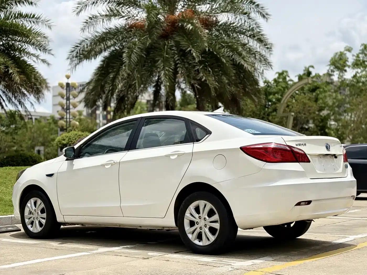 Changan Eado New Energy 2018 EV300 Enjoy Edition — миниатюра 15