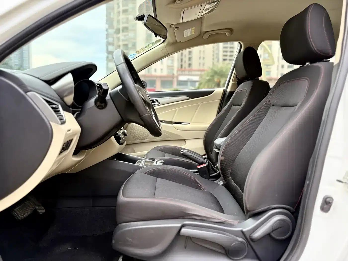 Changan Eado New Energy 2018 EV300 Enjoy Edition — миниатюра 4