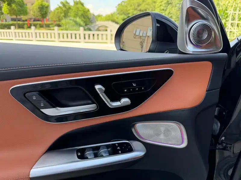 2024 Mercedes-Benz GLC 260 L 4MATIC Luxury 5-seater — миниатюра 6