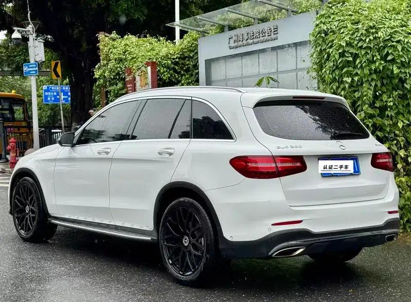2018 Mercedes-Benz GLC 300 4MATIC Dynamic — миниатюра 3