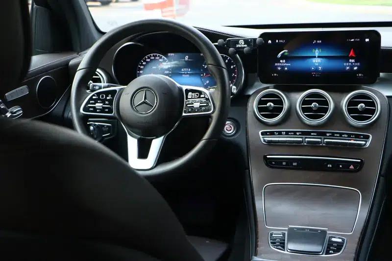 2020 Mercedes-Benz GLC 300 L 4MATIC Dynamic — миниатюра 17
