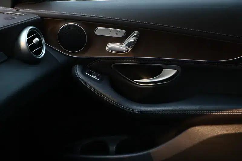 2020 Mercedes-Benz GLC 300 L 4MATIC Dynamic — миниатюра 7