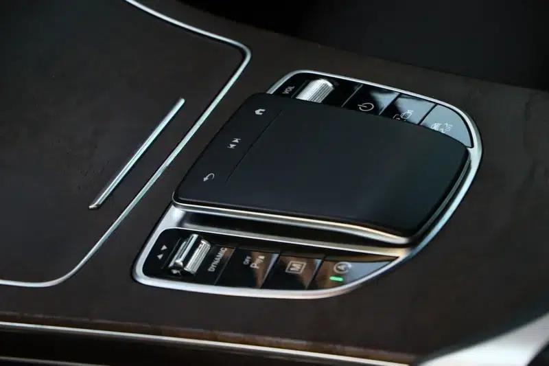 2020 Mercedes-Benz GLC 300 L 4MATIC Dynamic — миниатюра 9