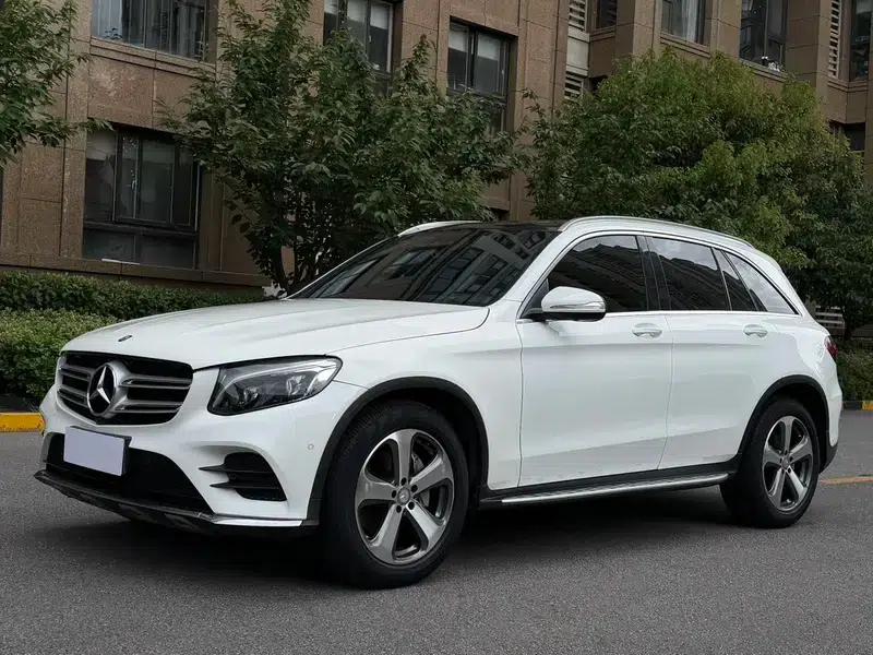 2017 Mercedes-Benz GLC 300 4MATIC Dynamic — миниатюра 1