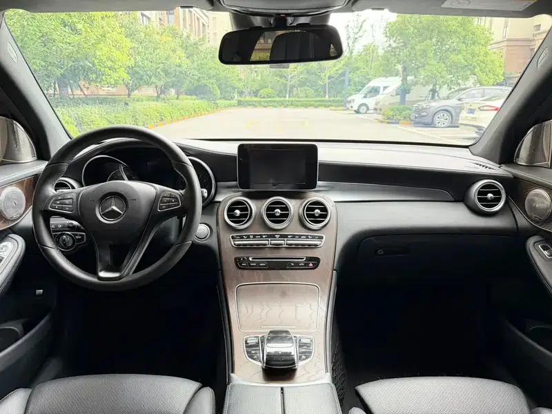 2017 Mercedes-Benz GLC 300 4MATIC Dynamic — миниатюра 11