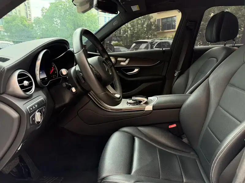 2017 Mercedes-Benz GLC 300 4MATIC Dynamic — миниатюра 13