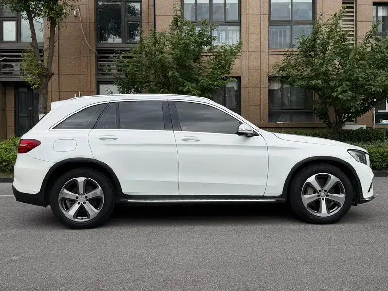 2017 Mercedes-Benz GLC 300 4MATIC Dynamic — миниатюра 6