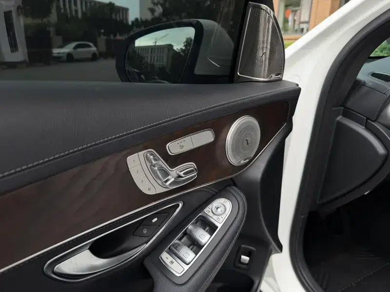 2017 Mercedes-Benz GLC 300 4MATIC Dynamic — миниатюра 9