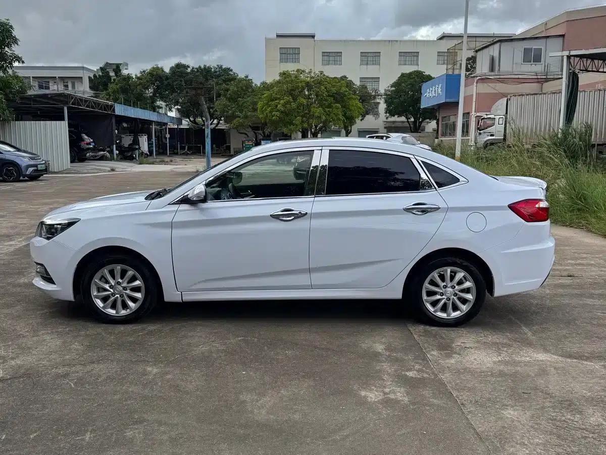 Yuexiang V7 2016 1.6L Manual Enjoyment Edition (National V Emission Standard) — миниатюра 6