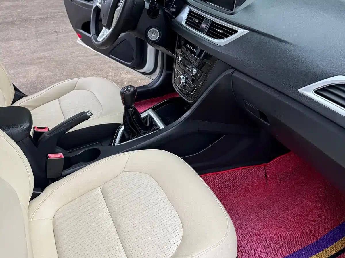 Yuexiang V7 2016 1.6L Manual Enjoyment Edition (National V Emission Standard) — миниатюра 9