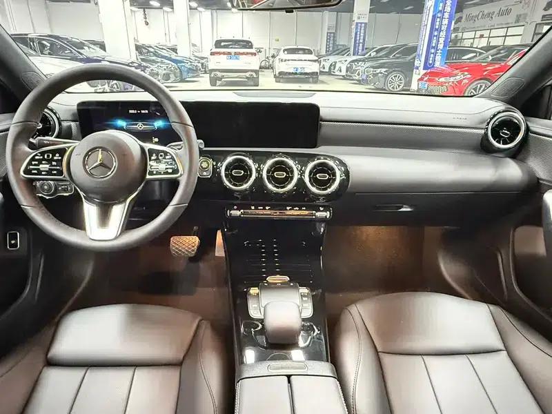2022 Mercedes-Benz A-Class A 180 L Sport Sedan — миниатюра 14