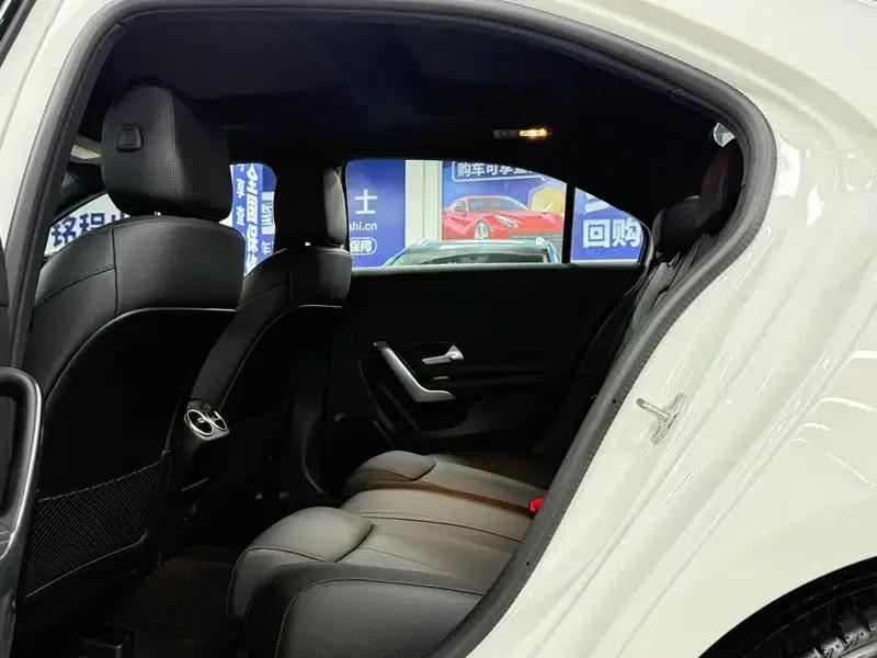 2022 Mercedes-Benz A-Class A 180 L Sport Sedan — миниатюра 18