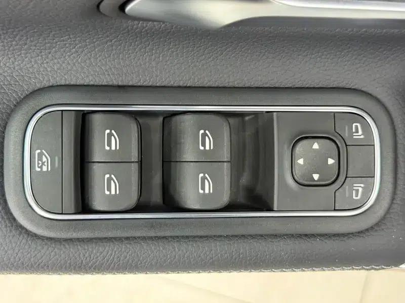 2022 Mercedes-Benz A-Class A 180 L Sport Sedan — миниатюра 19