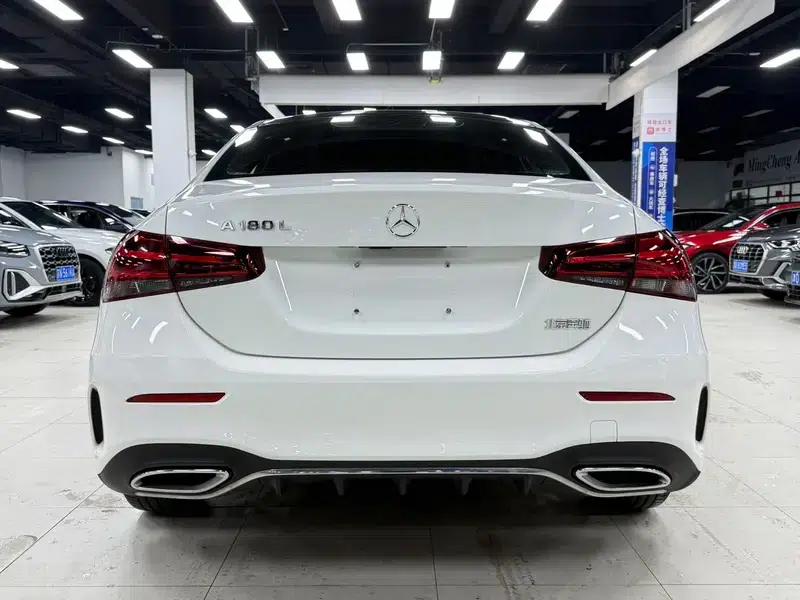 2022 Mercedes-Benz A-Class A 180 L Sport Sedan — миниатюра 5